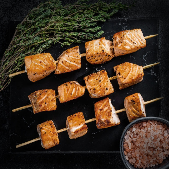 Brochette de saumon marinée – TOQUE GIVRÉE